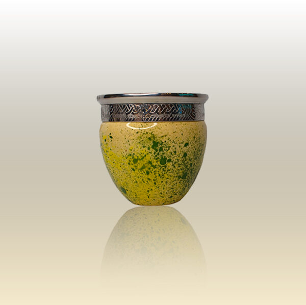 Mate imperial de ceramica con virola de acero inoxidable. Color natura con manchas en amarillo y verde