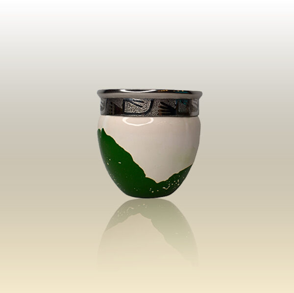 Mate imperial de ceramica con virola de acero inoxidable. Color blanco con verde