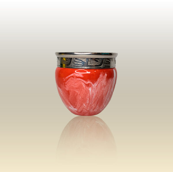 Mate imperial de ceramica con virola de acero inoxidable. Color rojo con detalles en blanco